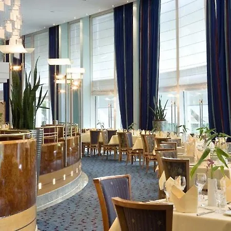 Hotell Dorint Kongresshotel 4*