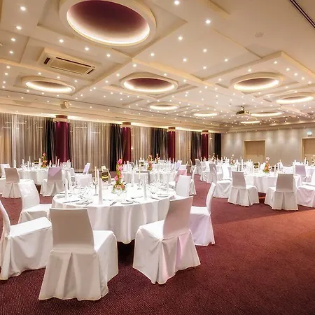 Hotel Dorint Kongresshotel 4*